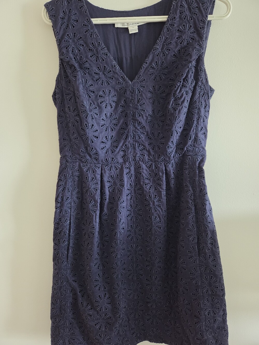 Diane Von Furstenberg cotton eyelet dress Sz 8 - Picture 5 of 14